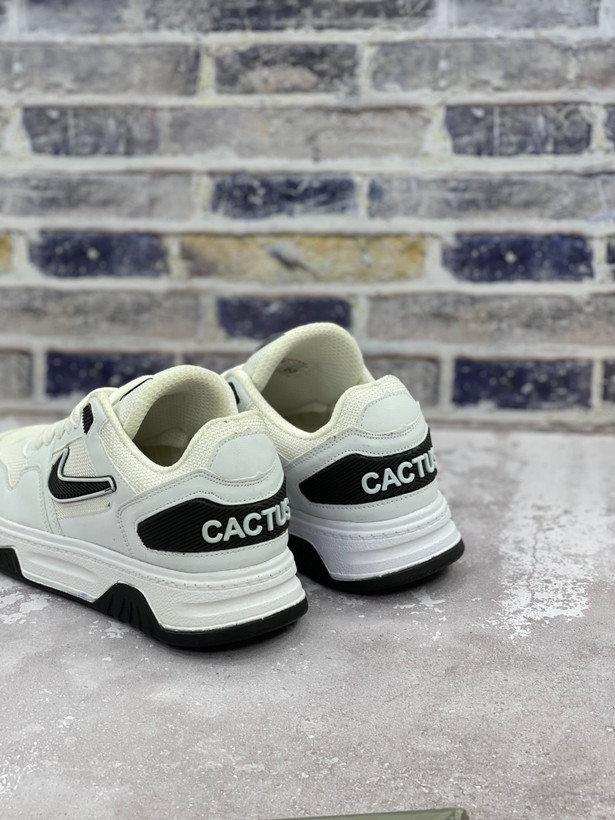 کتونی مردانه Nike Air با طراحی اسپرت، رویه مشبک و تنفسپذیر، زیره مقاوم و مناسب استفاده روزمره